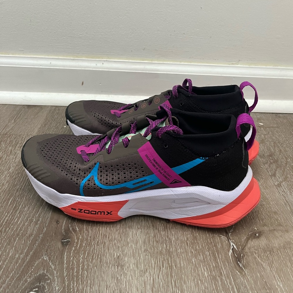 Nike Zegama running shoes size 7.5 used as unisex - Picture 2 of 4